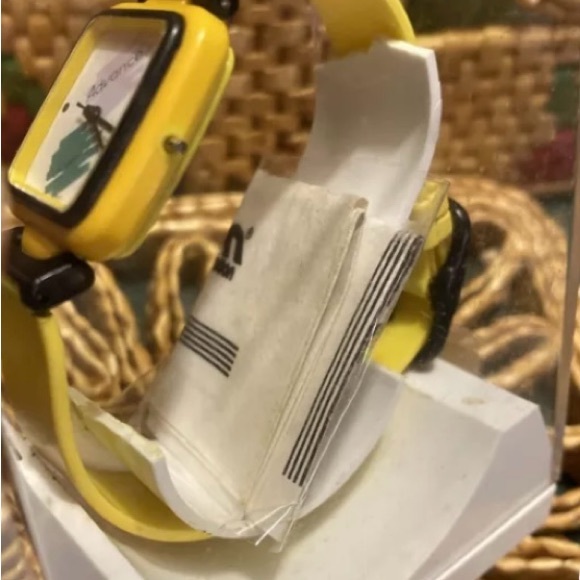 Vintages 80’s Fashion Watch 🔥❤️🔥❤️ - Picture 7 of 11